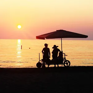 https://blumont-beachfront-aparthotel-durres.albaniahotels.org